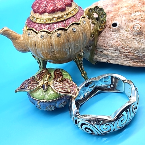 Brighton "LONDON GROOVE" Hinged Scrollwork & Swirls Bangle w Swarovski Crystals - Picture 10 of 11